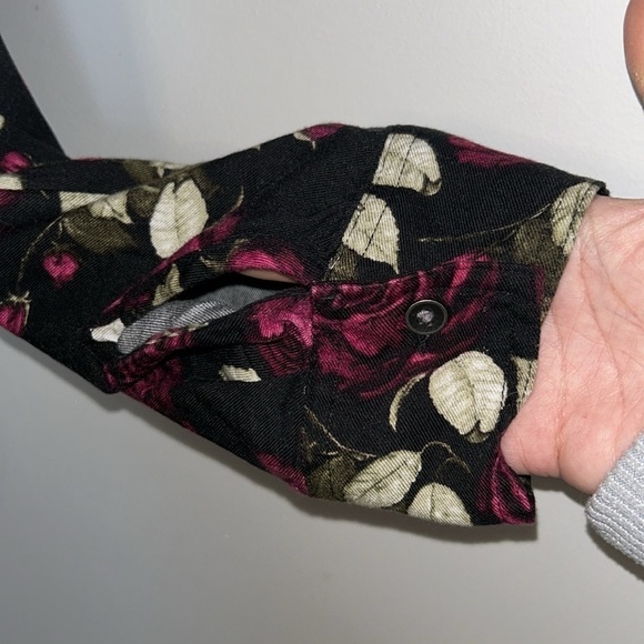 Rock & Republic Romantic Roses Button Down Shirt Size  XL - Picture 4 of 9